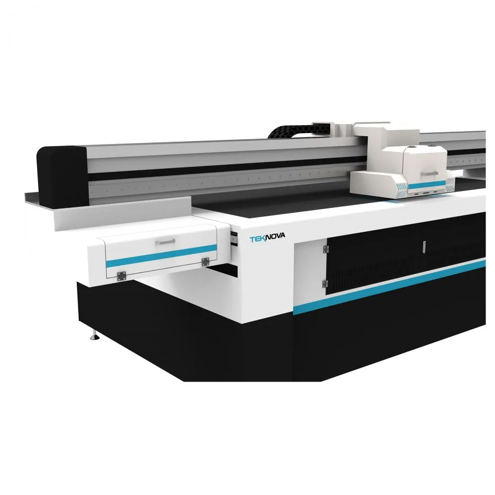 Impressora UV FB PRIME 1610 — detalhe da área de trabalho e acabamento (impressora UV para impressão direta em materiais rígidos e personalização TEKNOVA) Impressora UV FB PRIME 1610 — detalhe da área de trabalho e acabamento (impressora UV para impressão direta em materiais rígidos e personalização TEKNOVA)